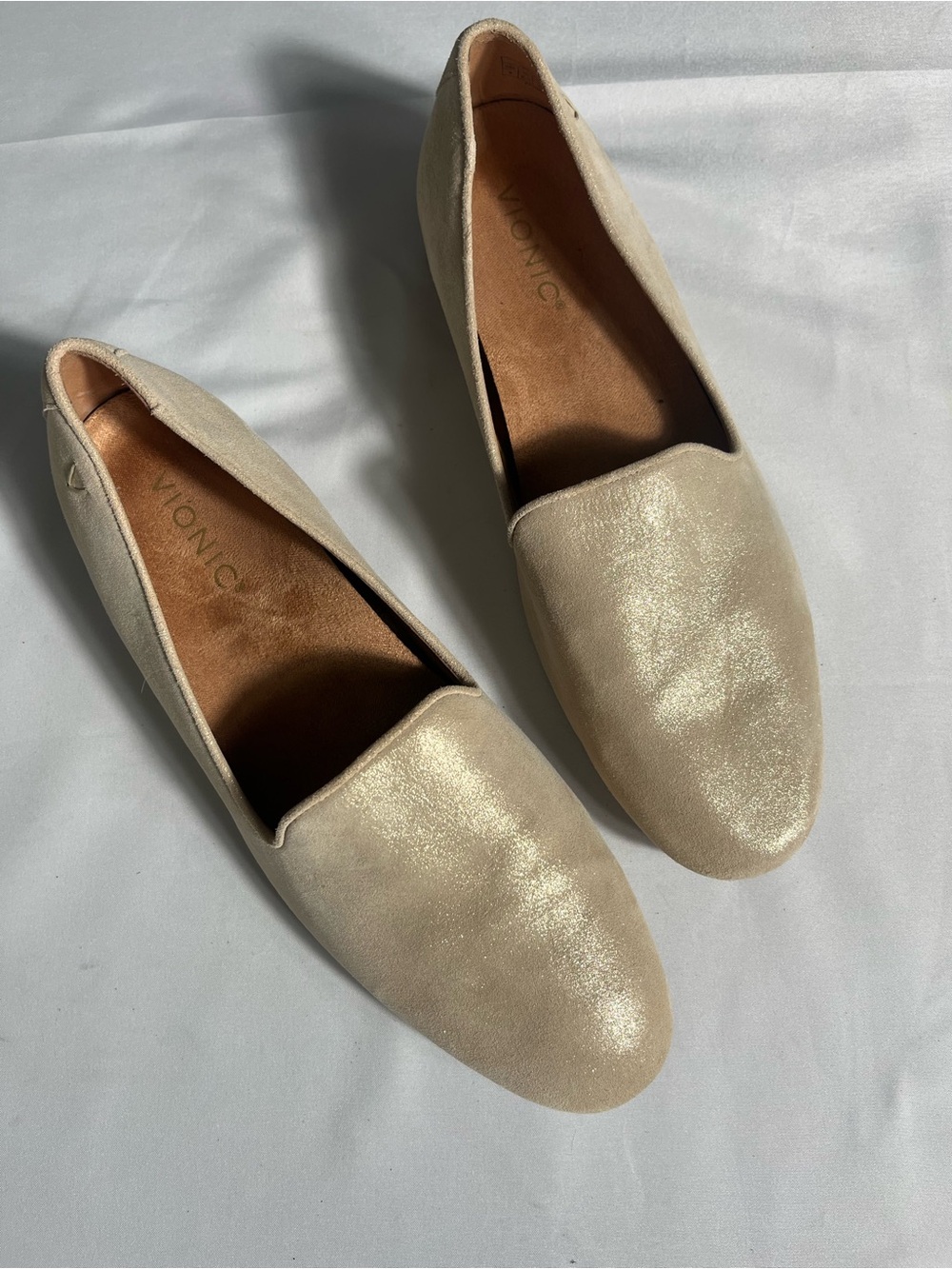 Vionic Willa II Gold Shimmer Suede Loafers Comfort Flats Size 9